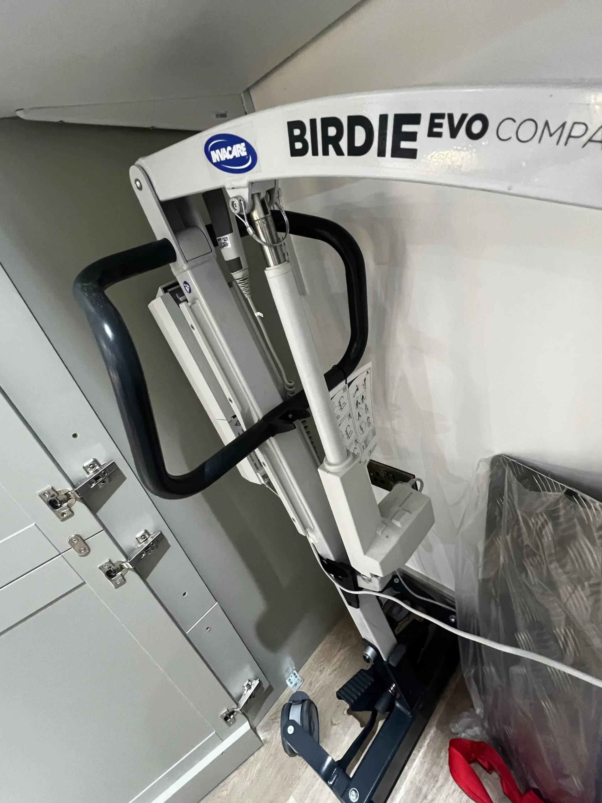 the Birdie Evo lift at Havendale Accessible Holiday Cottage